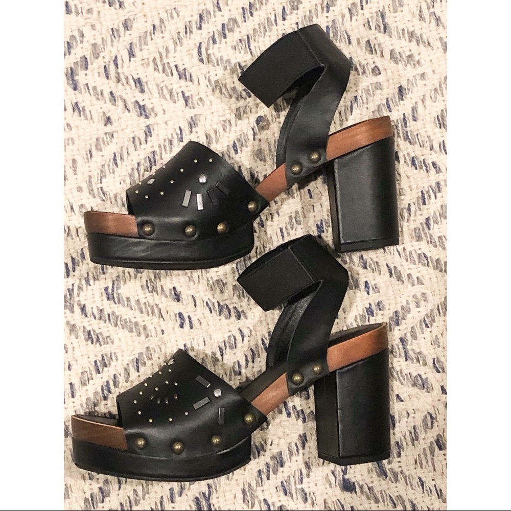 Kelsi Dagger Platform Heeled Sandal